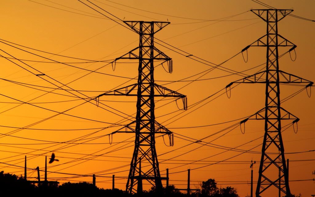 Oncor owns  more than 121.000 miles of power lines in Texas. (Courtney Perry/The Dallas Morning News)