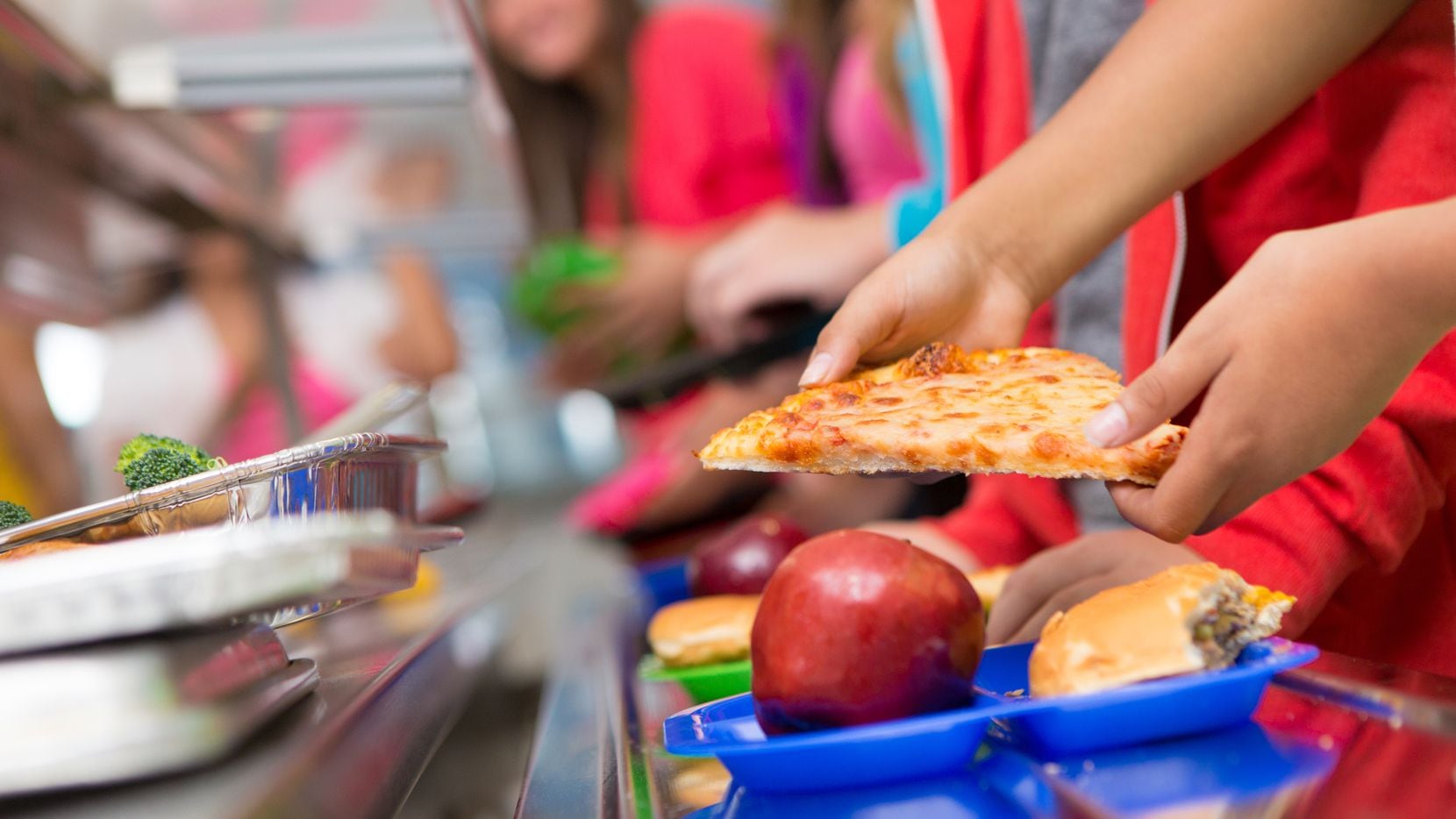 Arlington school cafeterias scramble to feed students amid shortages,  shipping delays