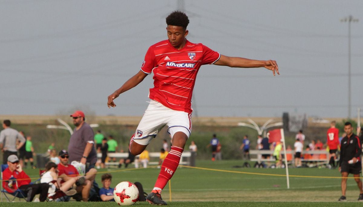 Chris Richards playing for the FC Dallas U19s in the 2018 Dallas Cup.