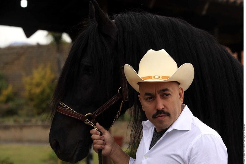 Adrián Roble Zarza, chofer de Lupillo Rivera, fue privado de su libertad por un sujeto que...