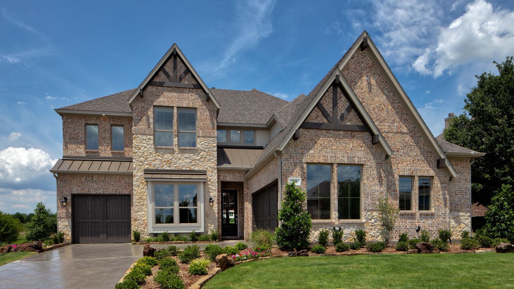 Pacesetter Homes plans to sell houses in the D-FW area priced from the $220,000s to more...