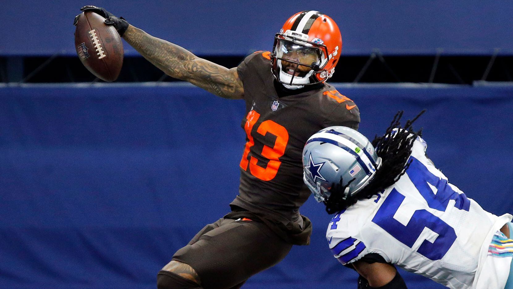 Cleveland Browns wide receiver Odell Beckham Jr. (13) crosses the goal line for a long forth...