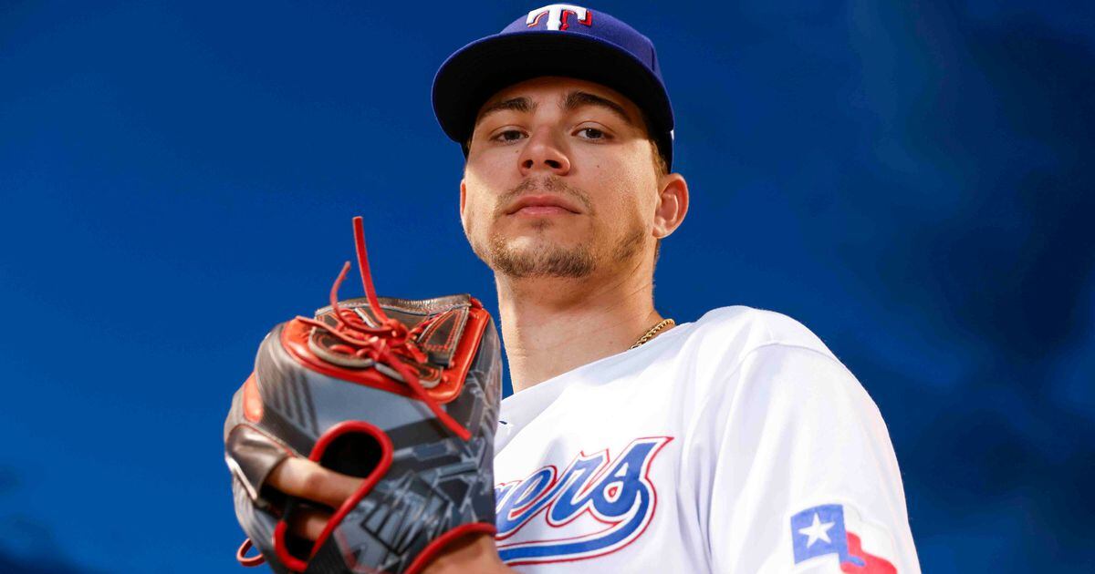 Rangers trade Ricky Vanasco to Dodgers for teenage pitching prospect