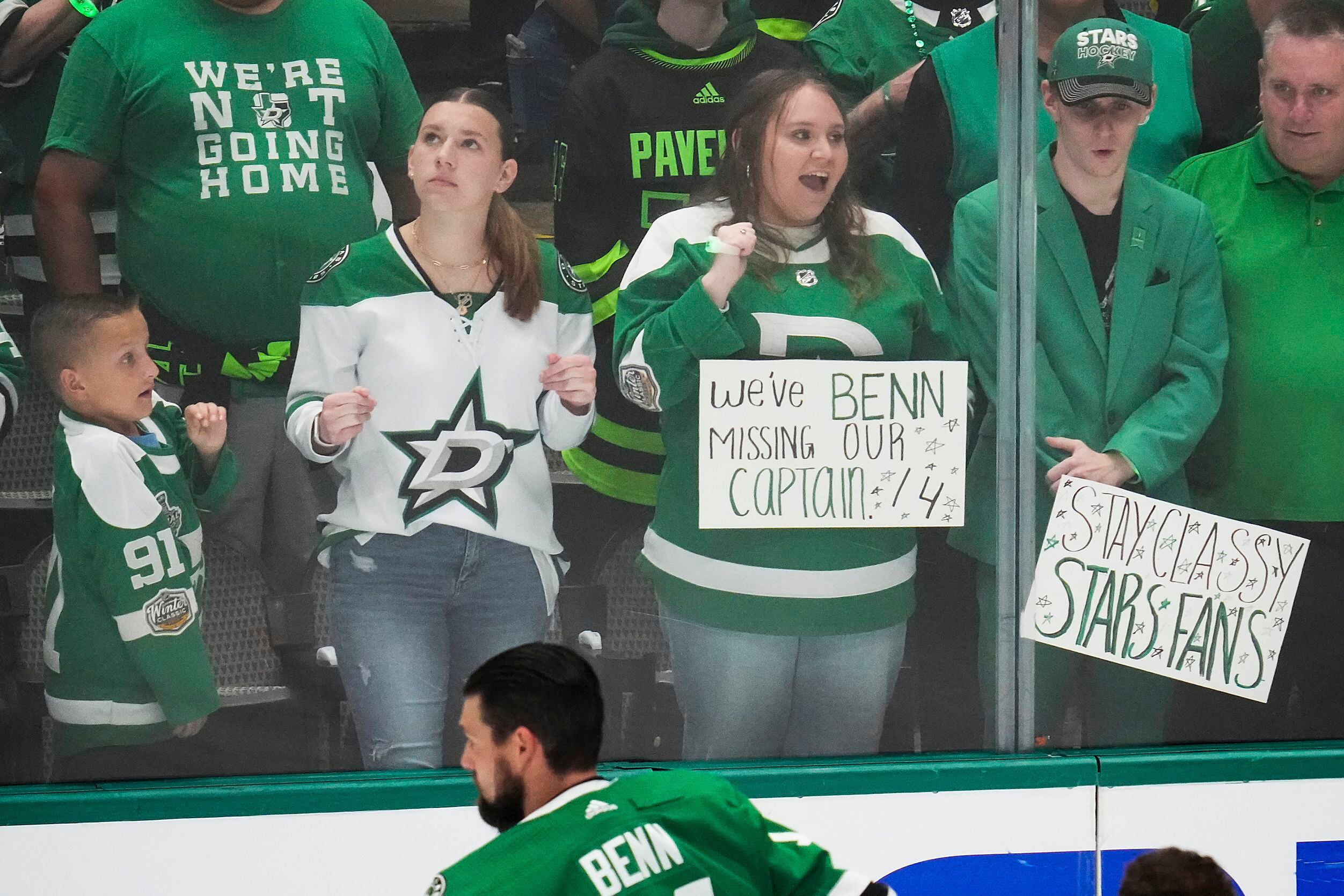Dallas Stars fans cheer Stars left wing Jamie Benn (14) as the team warms up before Game 6...