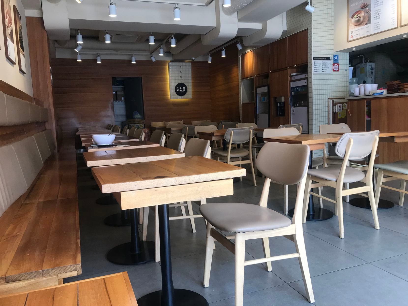 Restaurants in Seoul are largely empty amid the coronavirus outbreak.