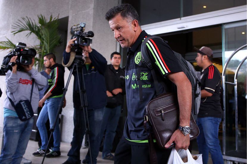Juan Carlos Osorio llegó a la concentración del Tri para sus dos partidos de Eliminatoria...