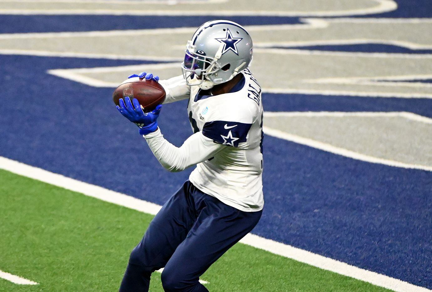 Dallas Cowboys wide receiver Michael Gallup (13) makes a catch during Dallas Cowboys...