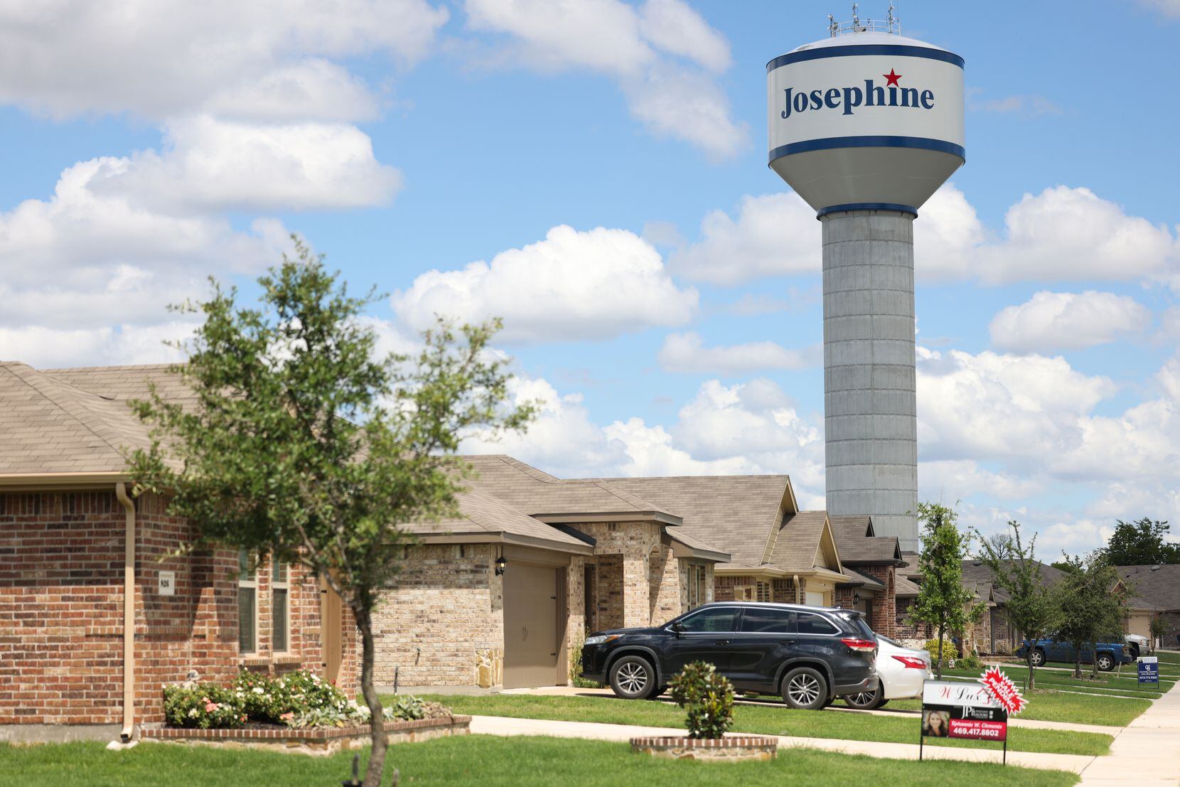 The city of Josephine’s newest water tower overlooks the Magnolia housing development.