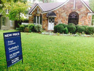 Fitch Ratings revised its outlook for the D-FW housing market.