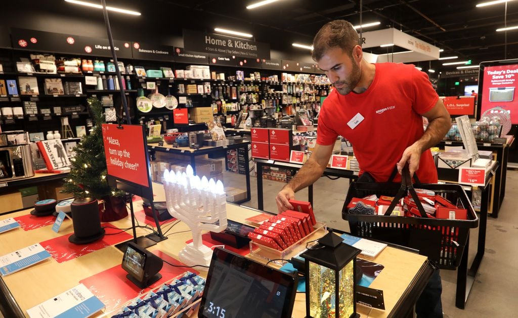 kortademigheid optioneel Dankbaar Amazon opens a 4-star store in Frisco's Stonebriar Centre, one of six in  the U.S.