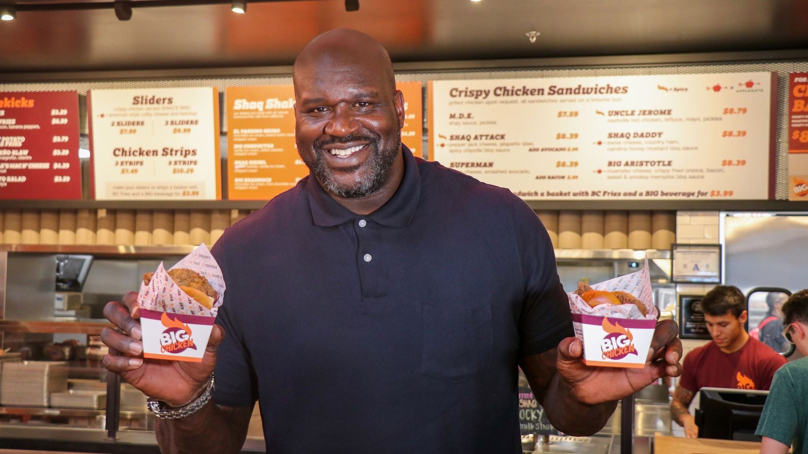 Shaquille O'Neal es el propietario de Big Chicken, un restaurante de comida rápida, que...