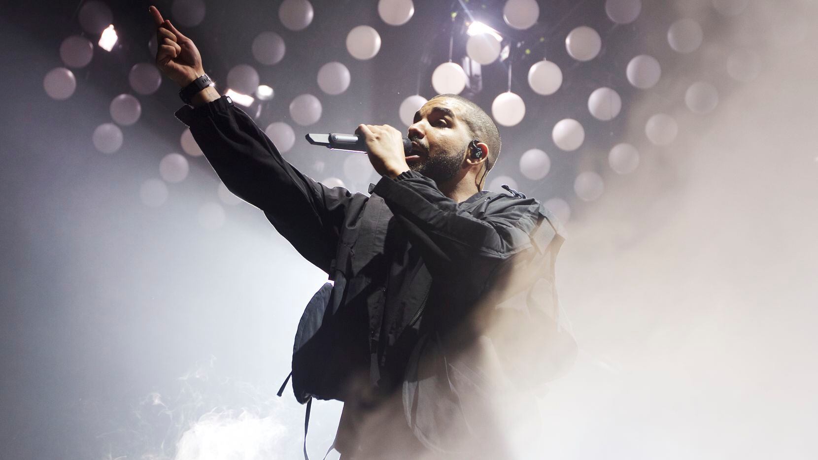 Drake had a captive audience for the Summer Sixteen Tour stop in Dallas on Thursday, July...