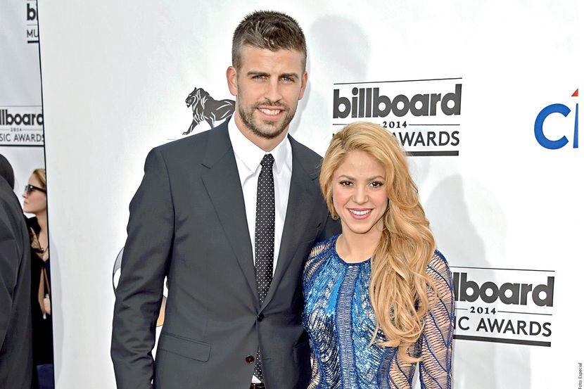 La cantante Shakira (der.) está a punto de iniciar gira mundial, mientras que Piqué (izq.)...