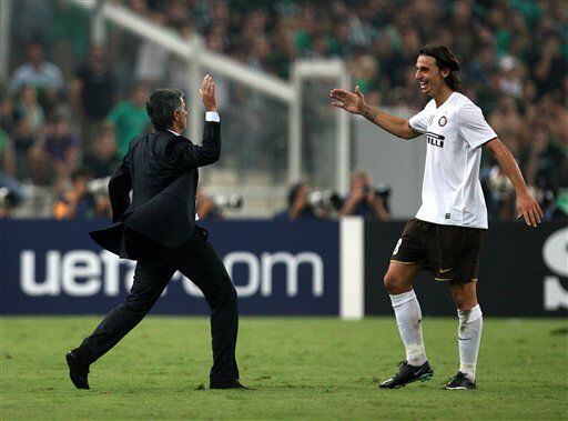 En esta foto de archivo del 16 de septiembre de 2008, el delantero Zlatan Ibrahimnovic,...