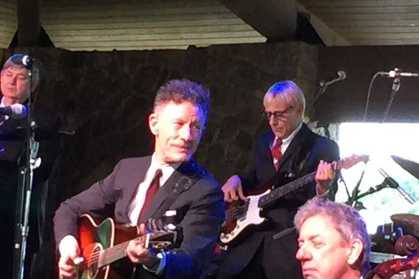 Lyle Lovett and His Large Band perform.