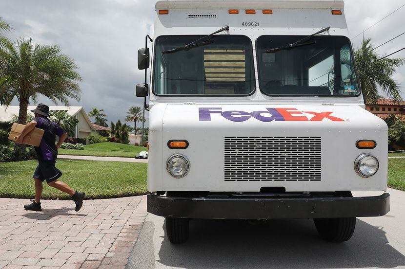 Imagen de archivo de un camión de FedEx.