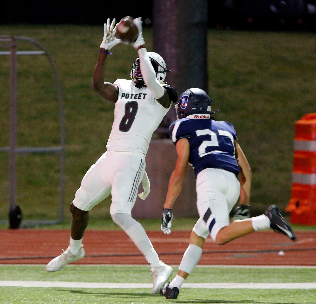 Mesquite Poteet's Tristan Golightly (8) grabs a pass for a touchdown, as Wylie East defender...