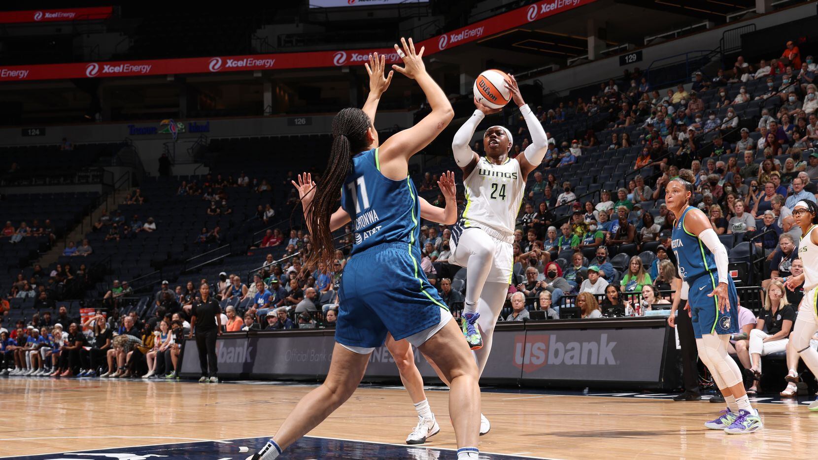 MINNEAPOLIS, MN - JULY 14: Arike Ogunbowale #24 of the Dallas Wings shoots the ball during...