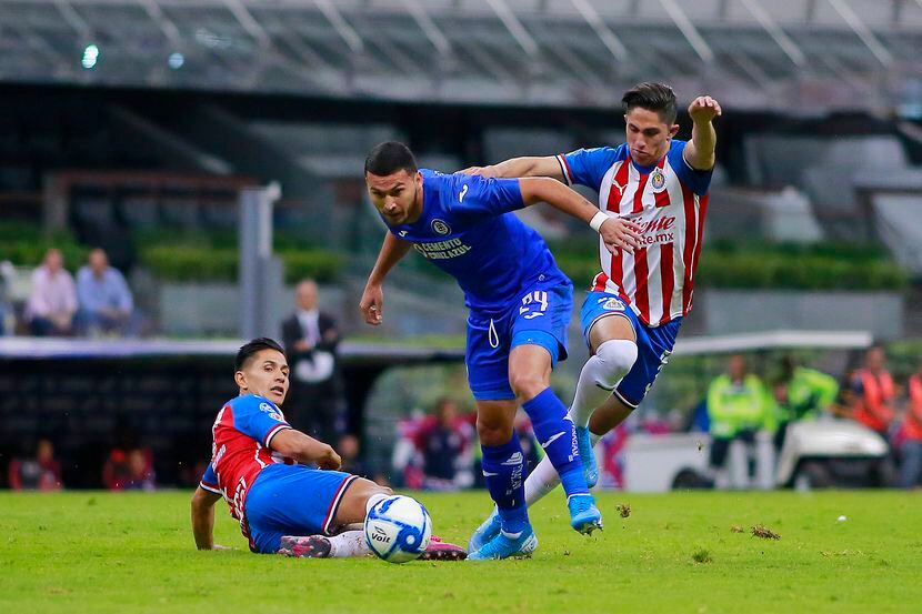 El duelo entre Chivas y Cruz Azul es el que sobresale en la Jornada 12 del Torneo Apertura...