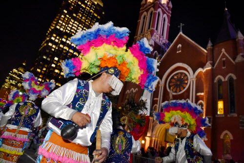 La danza de los matachines durante los festejos en el día de Nuestra Señora de Guadalupe en...