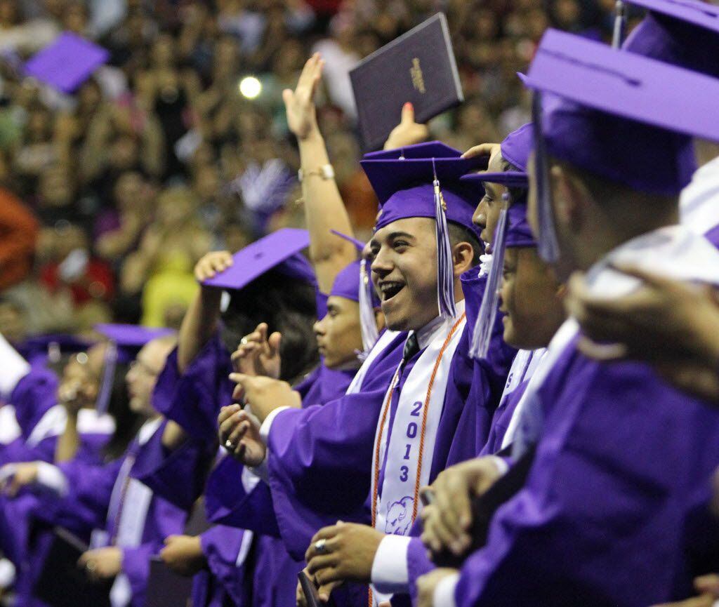 Dallas ISD's graduation rate climbs for fifth consecutive year