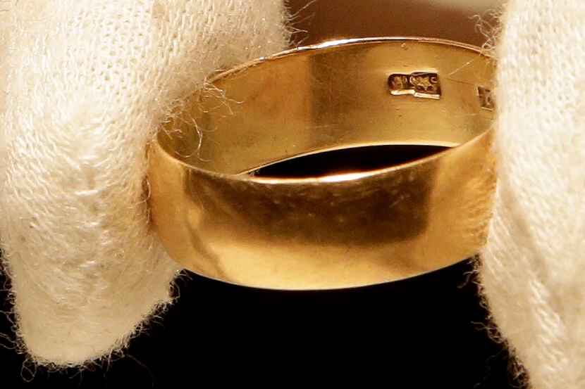 Foto de archivo de un anillo de bodas. La alcaldesa de Naucalpan, Estado de México, se casó...
