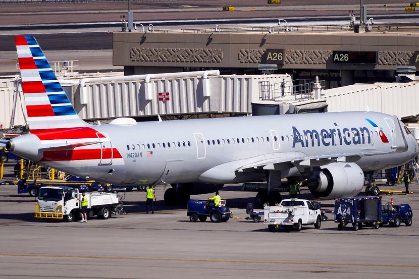 American Airlines y otras aerolíneas están cancelando miles de vuelos esta primavera debido...