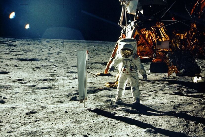El 20 de julio de 1969 Neil Armstrong piso la luna como parte de la misión del Apollo XI....