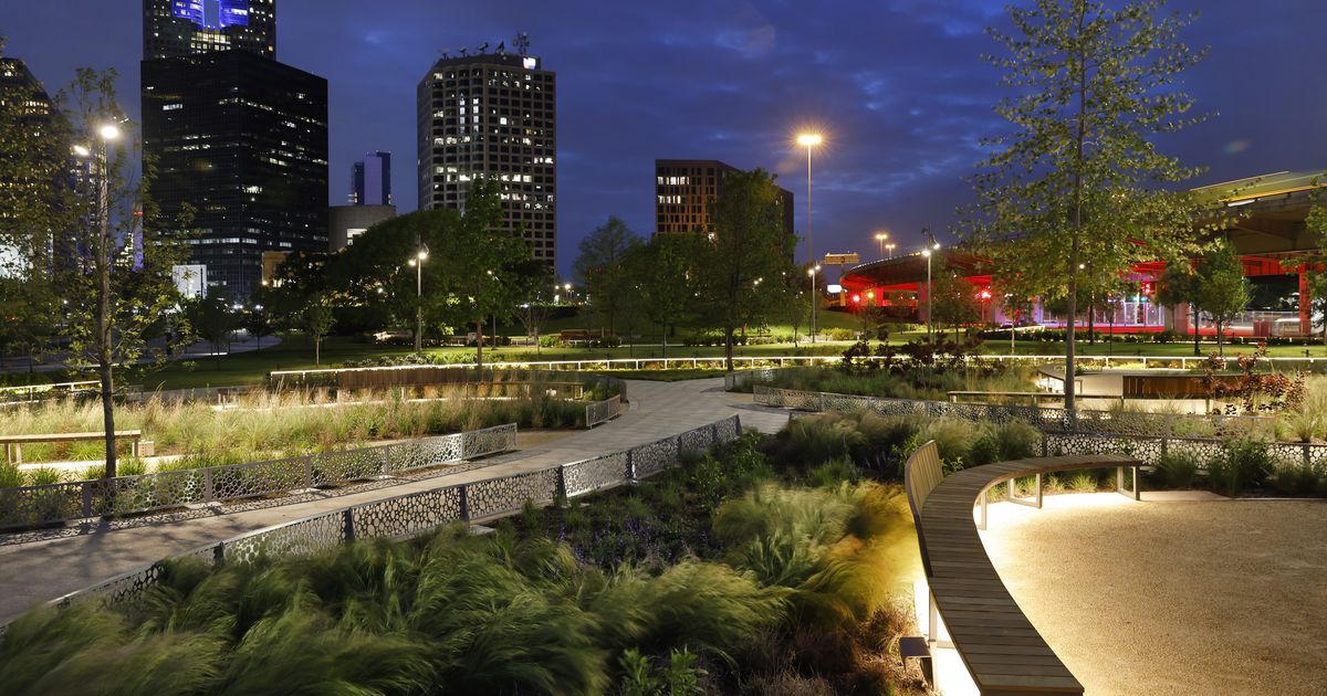 Downtown Dallas has a glowing, $20.1 million new park with a landmark work of sculpture