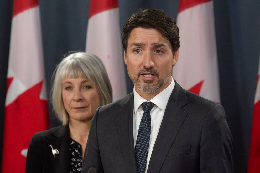 El primer ministro canadiense Justin Trudeau da una conferencia de prensa en Ottawa, el 11...