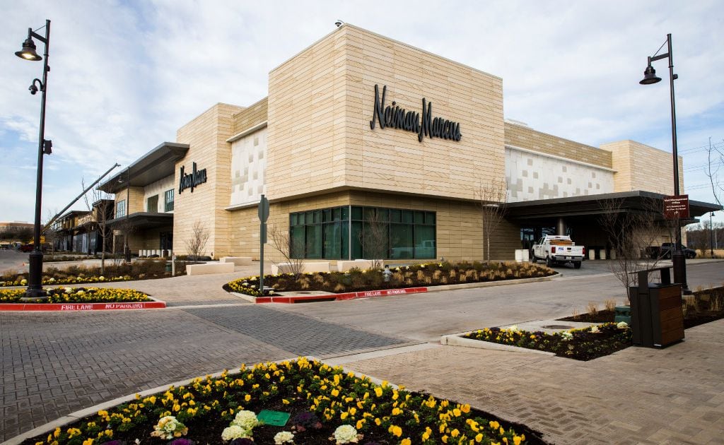Hit the ground shopping: New D-FW stores provide an e-commerce