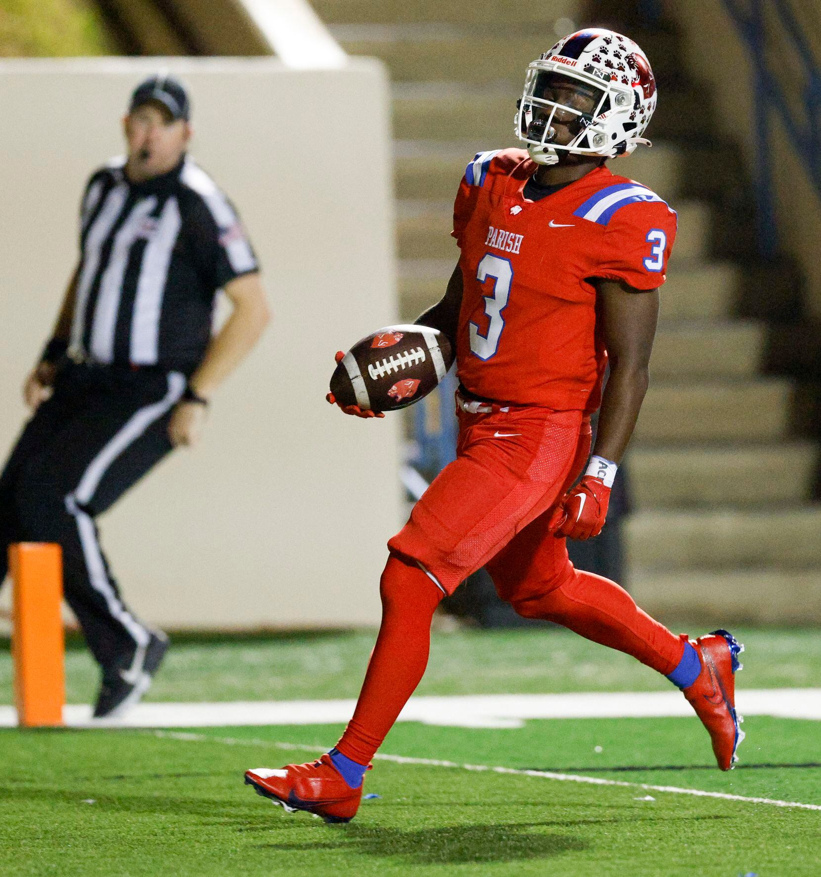 Parish Episcopal running back Cedric Mays II (3) crosses the goal line for touchdown during...