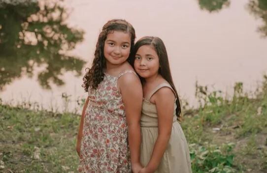 Two Cox Elementary students, fourth-grader Daniela Mendoza and second-grader Sofia Mendoza,...