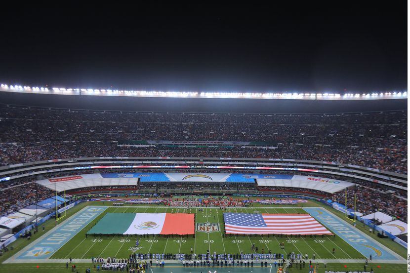 El Estadio Azteca en la Ciudad de México ha sido sede de partidos de temporada regular de la...