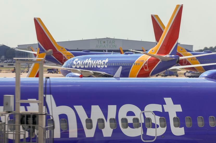 En esta fotografía de archivo se ven varios aviones de Southwest Airlines en el aeropuerto...