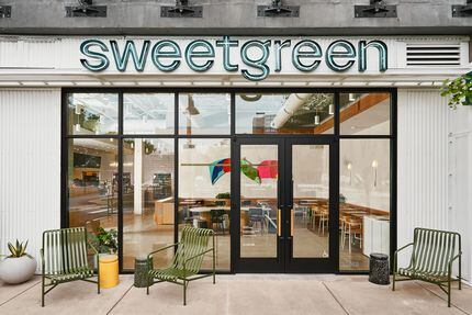 The first Sweetgreen in Dallas arrives five days after the company went public.