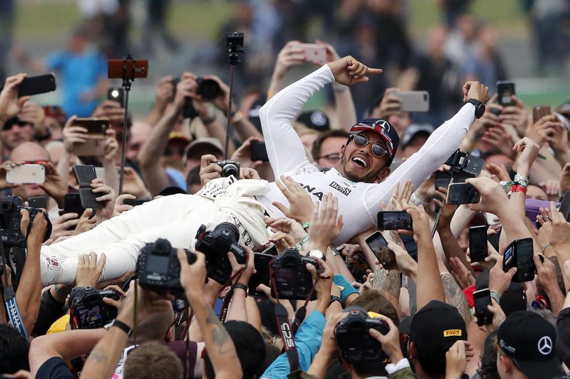 Lewis Hamilton podría consagrarse en la Fórmula Uno en el GP de México. (AP/Frank Augstein)
