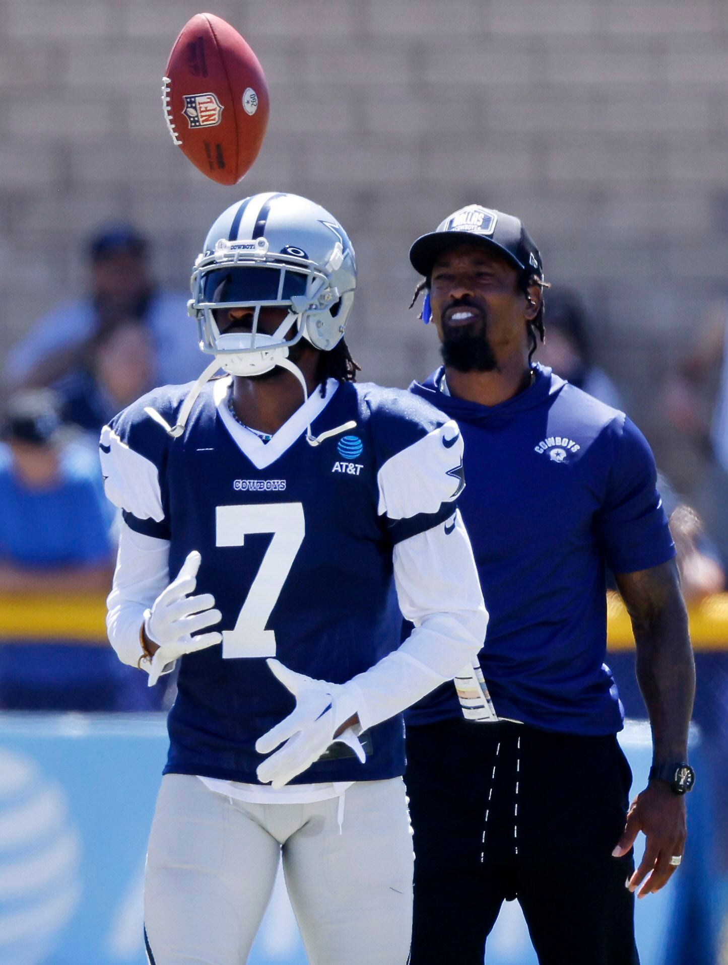 Cowboys camp photos: Hold the L! Leighton Vander Esch and Micah