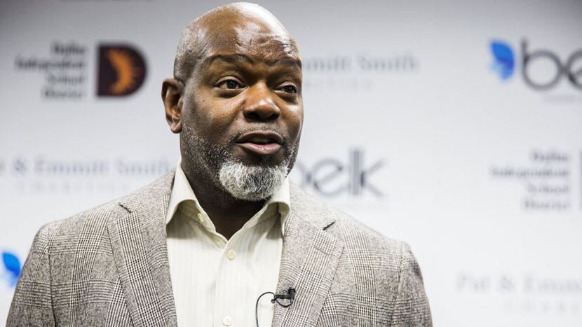 Emmitt Smith hopes DFW Airport jersey shop takes off