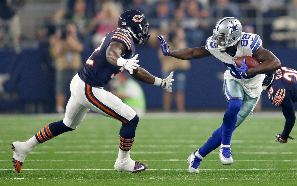 Dallas Cowboys wide receiver Dez Bryant (88) looks to brace for Chicago Bears inside...