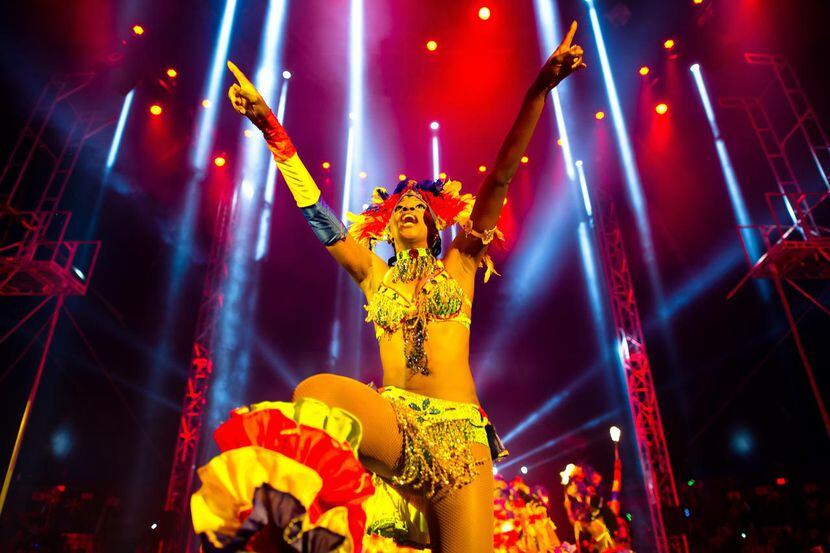 Artistas de países como Brasil, Trinidad y Tobago, Cuba, China y Colombia actúan en el circo...