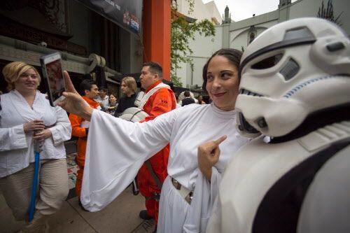 Fans de Star Wars estaban a la expectativa del nombre de su nuevo filme. Foto AP
