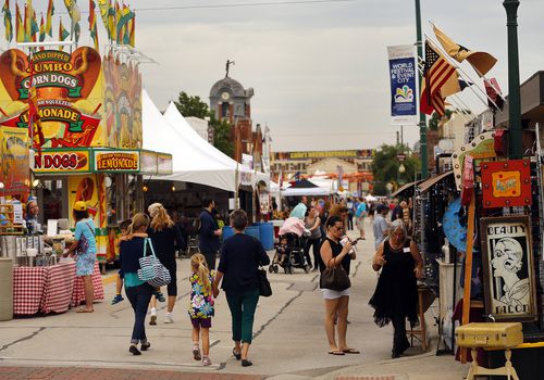 Main Street Fest es este mes en Grand Prairie. Es uno de varios eventos para disfrutar en el...