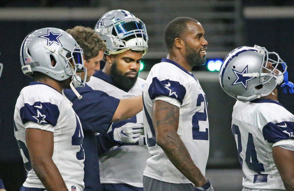 Dallas Cowboys running back Ezekiel Elliott (21) practices at the Star in Frisco, Texas on...