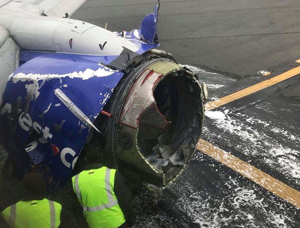 El motor del avión de Southwest Airlines que tuvo que hacer un aterrizaje de emergencia en...