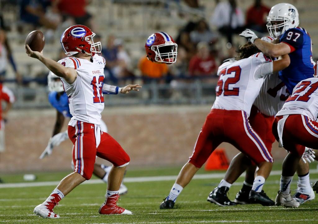 Floating helmets, dramatic skies and acrobatic grabs: Our favorite photos  from the 2016 high school football season