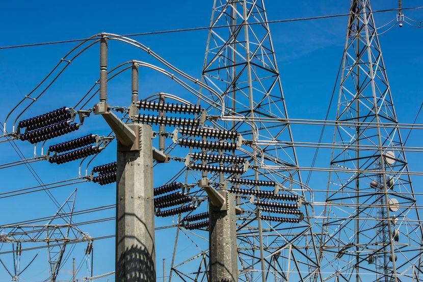 Torres de la red eléctrica en Buttonvwillow, California.