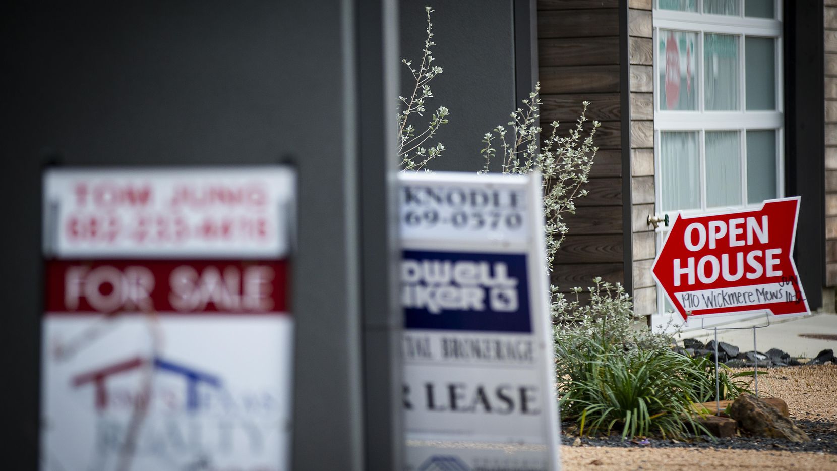 The smallest share of homes sold for above list price in three years in 2019.