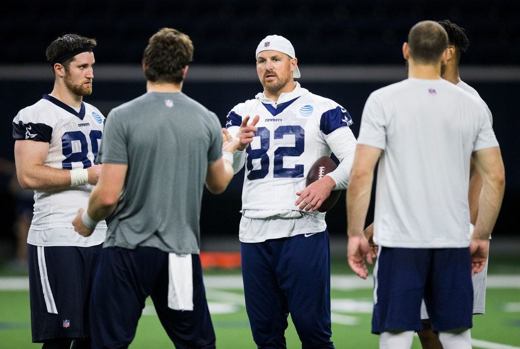 Dallas Cowboys tight end Jason Witten (82) talks with other tight ends during a Dallas Cowboys OTA practice on Wednesday, May 29, 2019 at The Star in Frisco. (Ashley Landis/The Dallas Morning News)