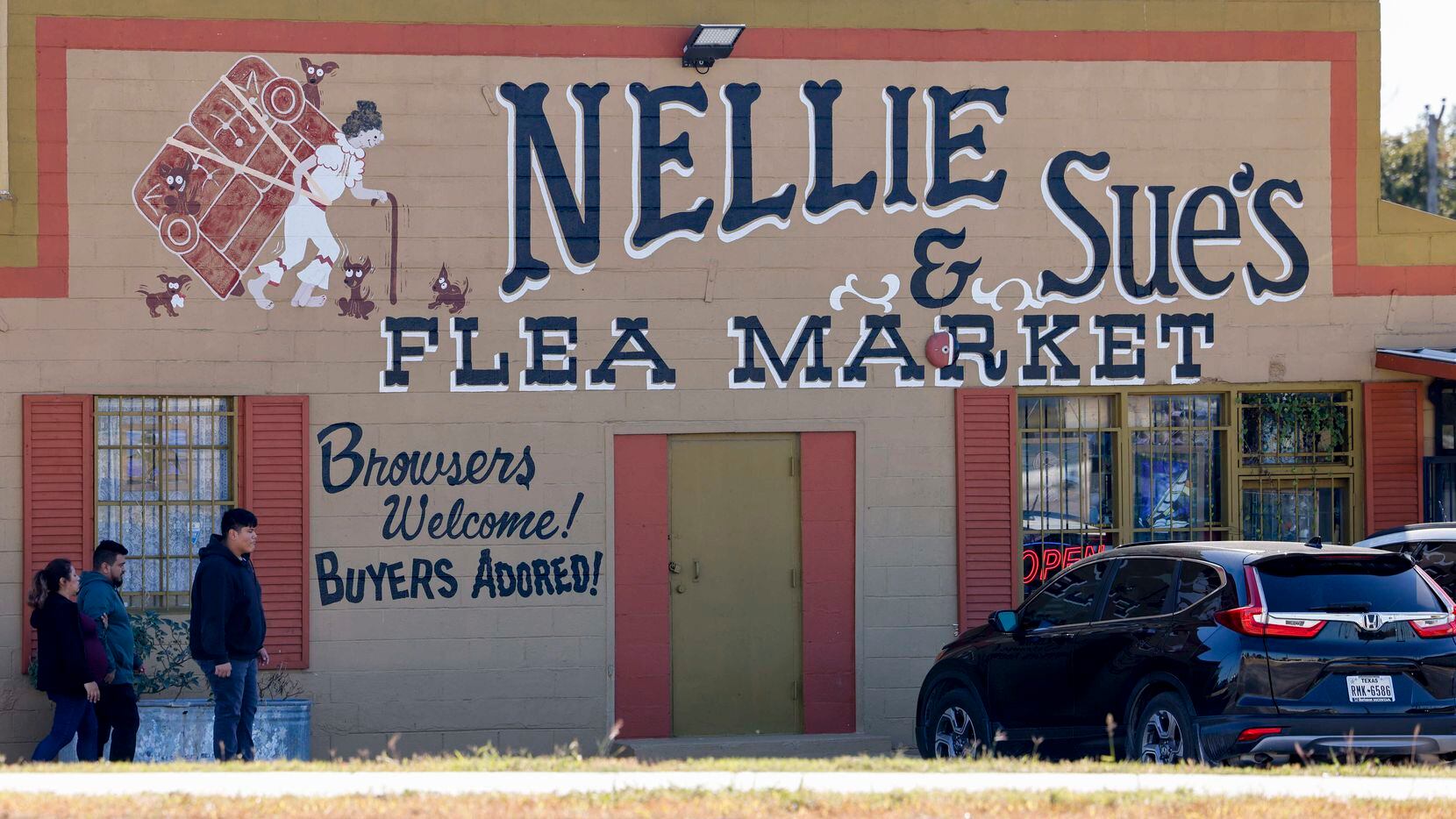 Nellie and Sue’s Flea Market along Mansfield Highway in Forest Hill, Texas, Wednesday, Oct....